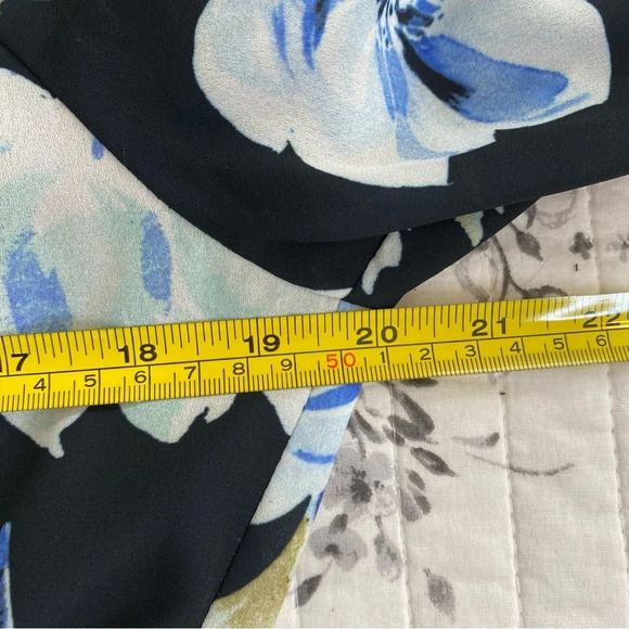 Yumi Kim Class Act Floral Mock Neck Keyhole Back Tiered Long Sleeve Dress Small - Picture 15 of 16